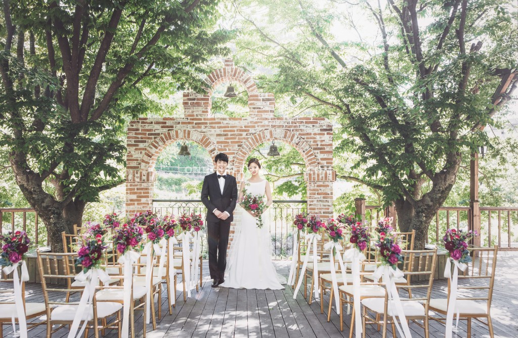 Korean Studio Pre-Wedding Photography: 2017 ePhoto Essay Studio Collection by ePhoto Essay Studio on OneThreeOneFour 10