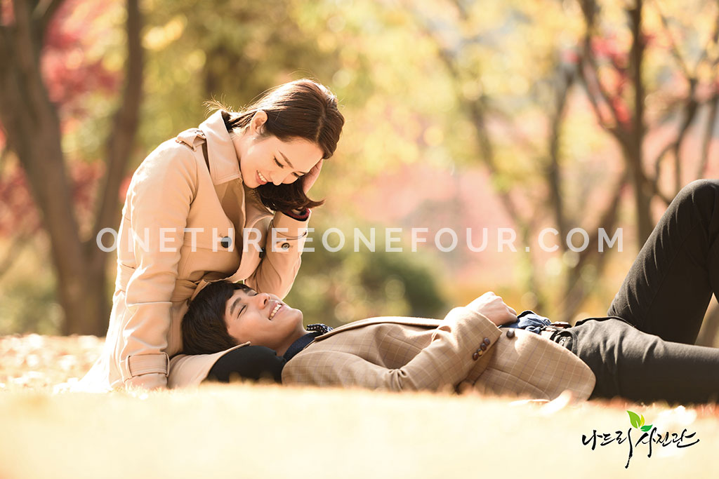 Korean Studio Pre-Wedding Photography: Autumn (Outdoor) by Nadri Studio on OneThreeOneFour 13