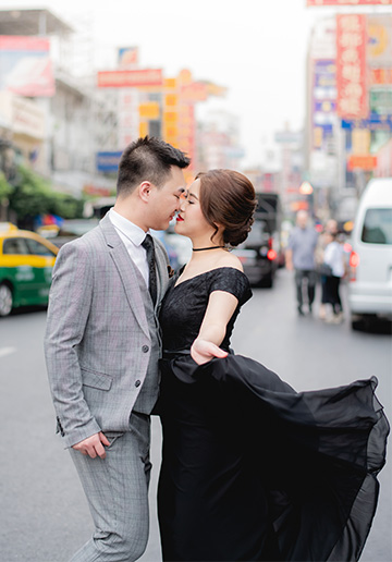 P&T: Bangkok Streets Pre-Wedding Photoshoot 