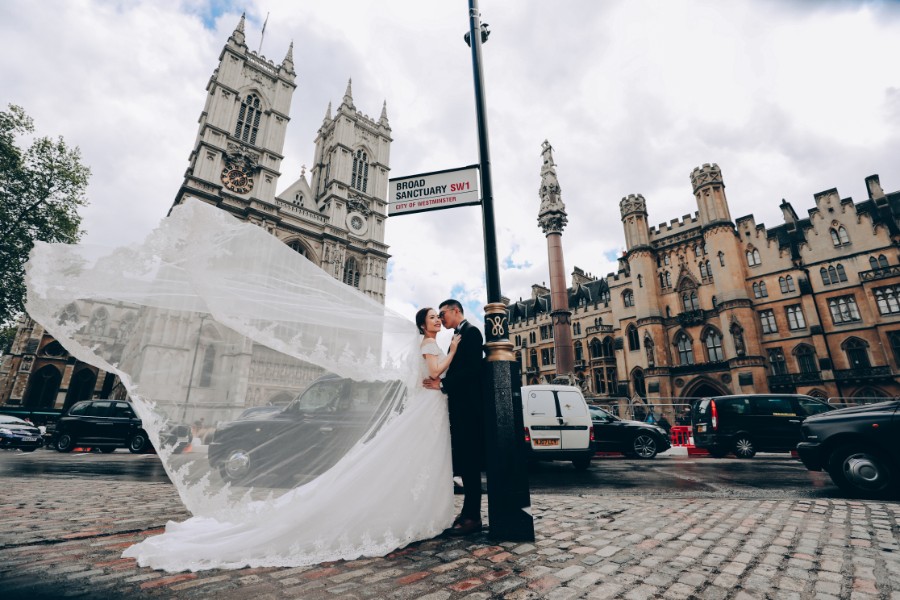 L&A: Whimsical Pre-wedding in London by Dom on OneThreeOneFour 9