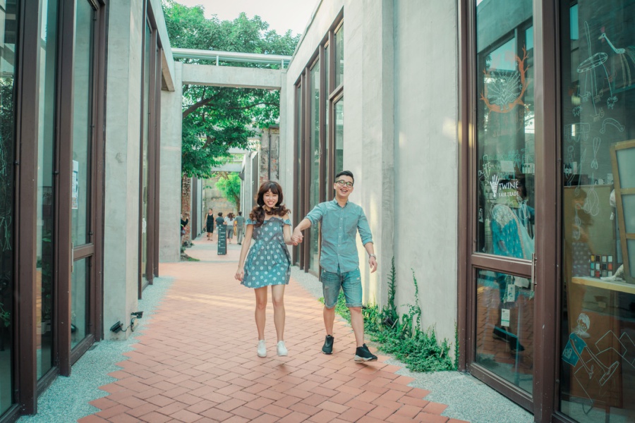 Taiwan Casual Couple Photoshoot At The Harbour And Shopping Street  by Star  on OneThreeOneFour 20