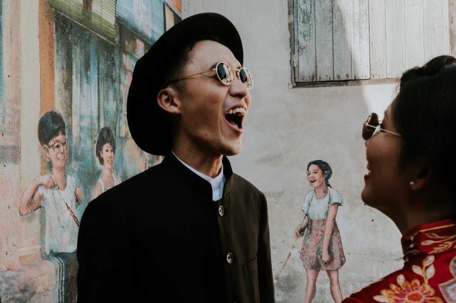 Retro Oriental Pre Wedding Photoshoot In Kuala Lumpur Petaling Street by Yan on OneThreeOneFour 23