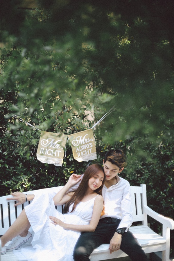 Thailand Bangkok Pre-Wedding Photoshoot At Outdoor Studio Set  by Chayut  on OneThreeOneFour 15