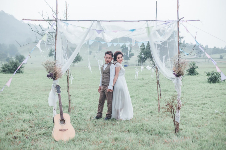 Thailand Bangkok Pre-Wedding Photoshoot At Lush Grass Fields  by Por  on OneThreeOneFour 0