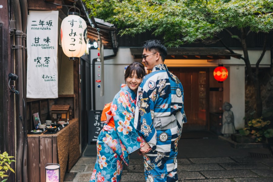 K: Autumn kimono pre-wedding in Kyoto, Higashiyama District by Shu Hao on OneThreeOneFour 15
