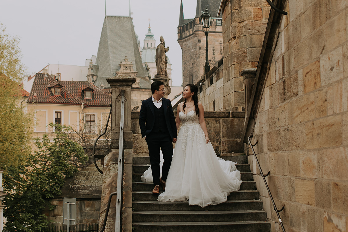 Prague Pre-Wedding Photoshoot with Astronomical Clock, Old Town Square & Charles Bridge by Nika on OneThreeOneFour 12