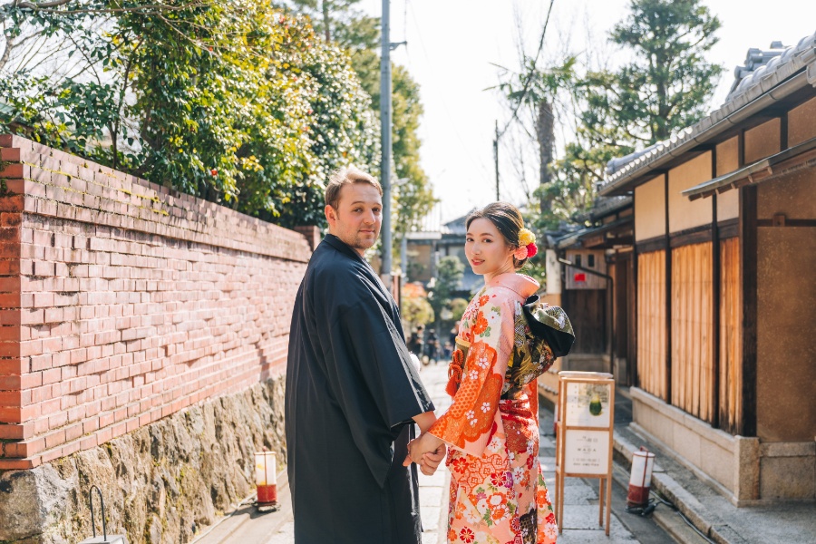 Kyoto Kimono Prewedding Photoshoot Higashiyama District Japan by Shu Hao on OneThreeOneFour 9