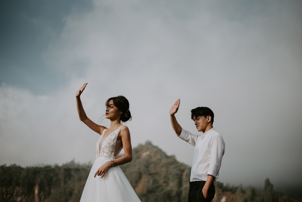 K&B: 峇里島婚紗攝影 - Mount Batur獨特浪漫的陰鬱系格調組合 by Cahya on OneThreeOneFour 16