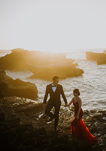 G&G: Bali Pre-wedding photoshoot at Mount Batur Pinggan, forest, Cepung Waterfall and Mengening Beach