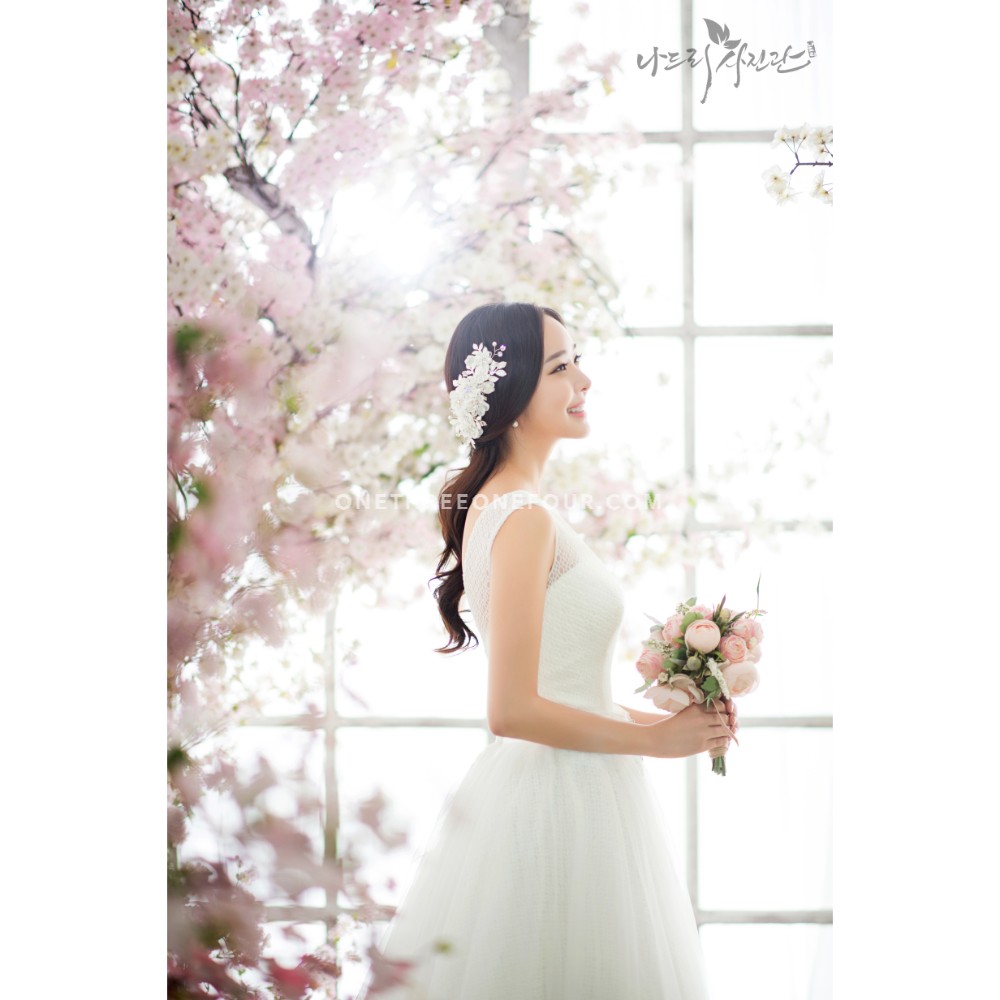 Korean Studio Pre-Wedding Photography: Studio by Nadri Studio on OneThreeOneFour 16