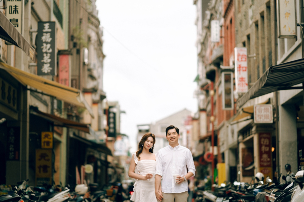 Taiwan Pre-Wedding Photoshoot Dadaocheng Golden Waterfall Jiufen Night Shoot Indoor Studio by OneThreeOneFour on OneThreeOneFour 0