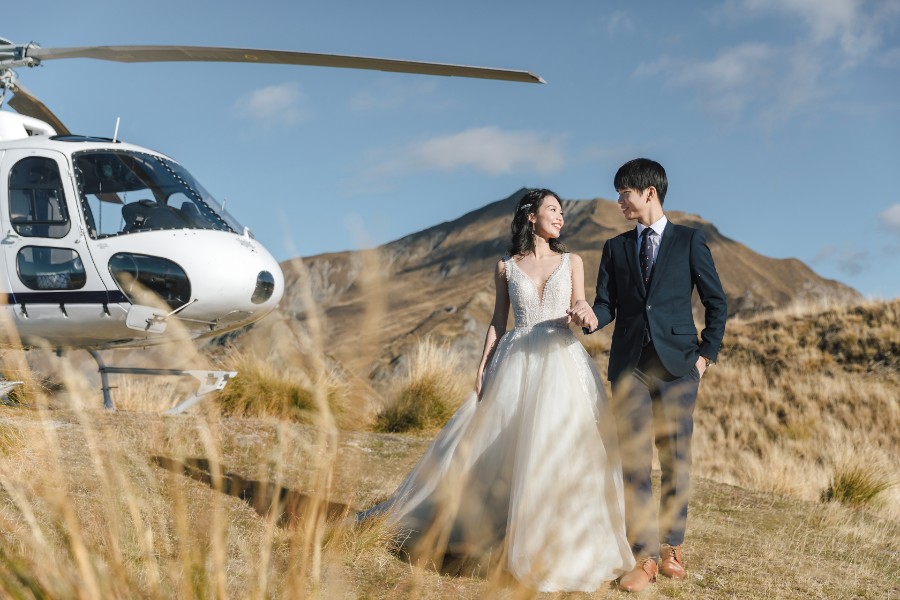 New Zealand Autumn Pre-Wedding Photoshoot with Helicopter Landing at Coromandel Peak by Felix on OneThreeOneFour 3