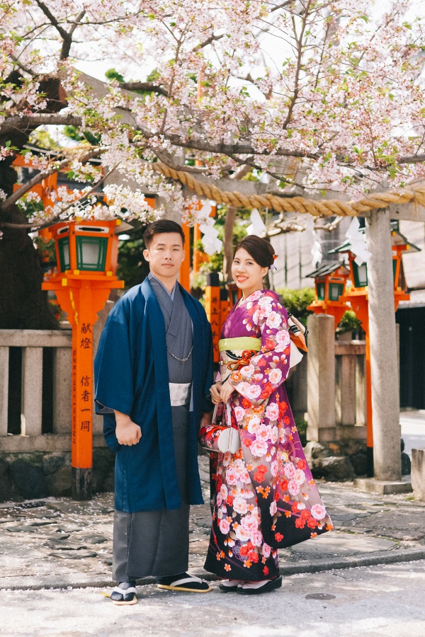 Japan Kyoto Pre-Wedding Photoshoot At Gion District And Nara Deer Park  by Kinosaki  on OneThreeOneFour 9