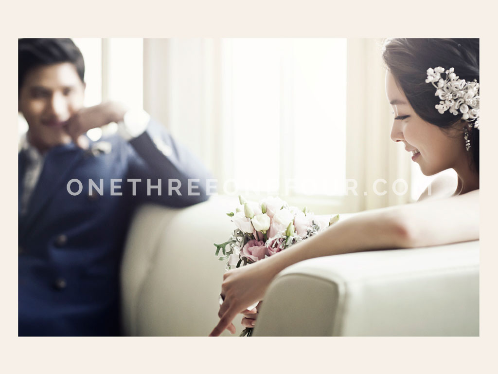 White | Korean Pre-wedding Photography by Pium Studio on OneThreeOneFour 2