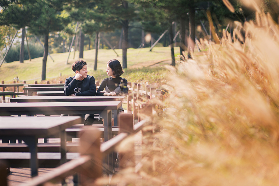 Korea Autumn Casual Couple Photoshoot At Songdo Central Park  by Junghoon on OneThreeOneFour 10