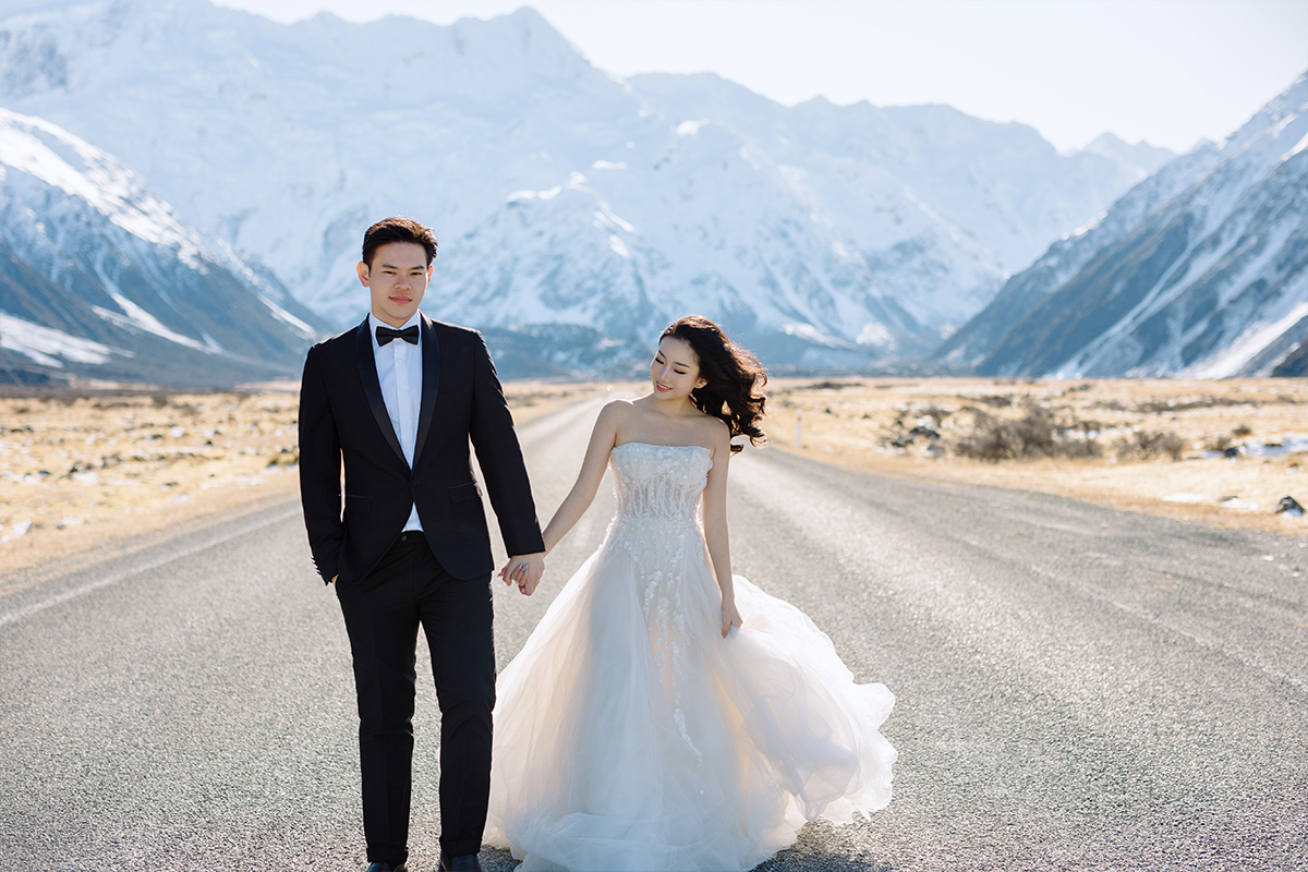 Dreamy Winter Pre-Wedding Photoshoot with Snow Mountains and Glaciers by Fei on OneThreeOneFour 17