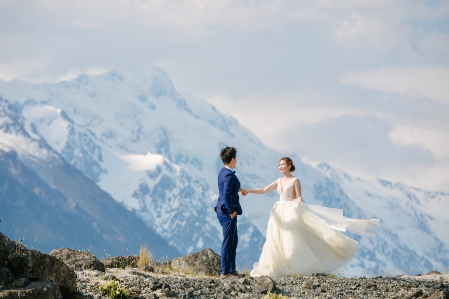 SH&J: Romantic fairytale pre-wedding in New Zealand with horse and at Lake Pukaki and Lake Tekapo by Fei on OneThreeOneFour 14