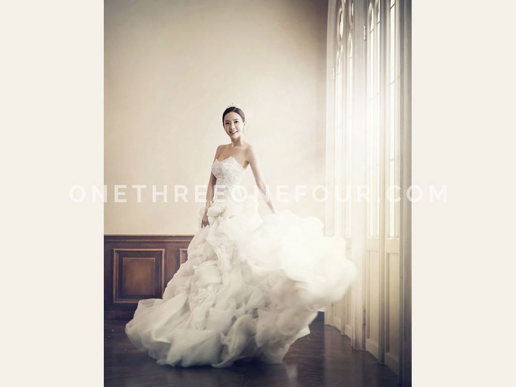 Brown | Korean Pre-Wedding Photography by Pium Studio on OneThreeOneFour 6