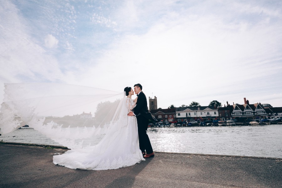 CH&ZW: Nature pre-wedding in London by Dom on OneThreeOneFour 7