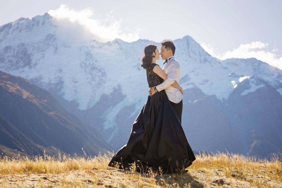 Autumn Adventure: Terry & Maggie's Unique Pre-Wedding Shoot in New Zealand with a Yellow Biplane by Fei on OneThreeOneFour 27