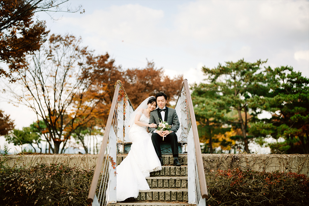 Korea Seoul Autumn Pre-Wedding Photoshoot with Silvergrass at Hanuel Park & Seonyudo Park by Jungyeol on OneThreeOneFour 21