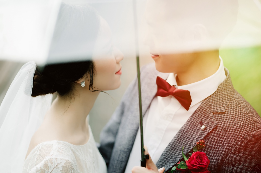 Korea Couple Pre-Wedding Photoshoot At Seonyundo Park, Seoul by Jungyeol on OneThreeOneFour 11