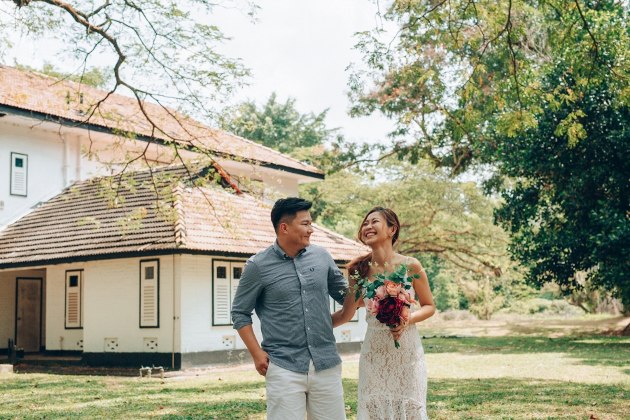 Singapore Pre Wedding Couple Photoshoot At Seletar Colonial Houses by Cheng on OneThreeOneFour 7