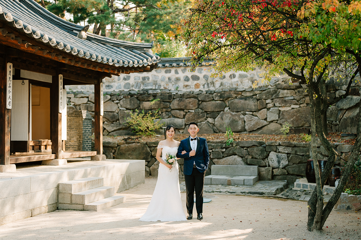 Yellow Gingko Autumn Pre-Wedding in Korea - Seoul Forest, Namsamgol Hanok Village & Samcheong-dong Cafe Street by Jungyeol on OneThreeOneFour 15