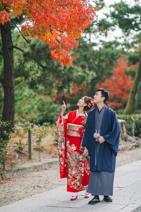 Japan Kyoto Autumn Higashiyama Kimono Prewedding Photoshoot by Shu Hao on OneThreeOneFour 63