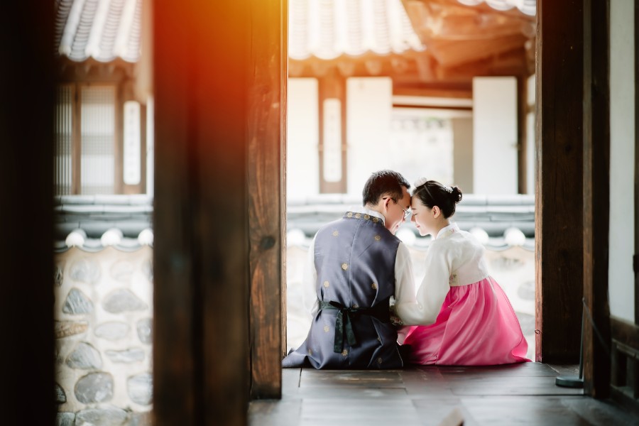 J&T: Namsangol Hanok Village hanbok pre-weddding photoshoot by Jungyeol on OneThreeOneFour 19