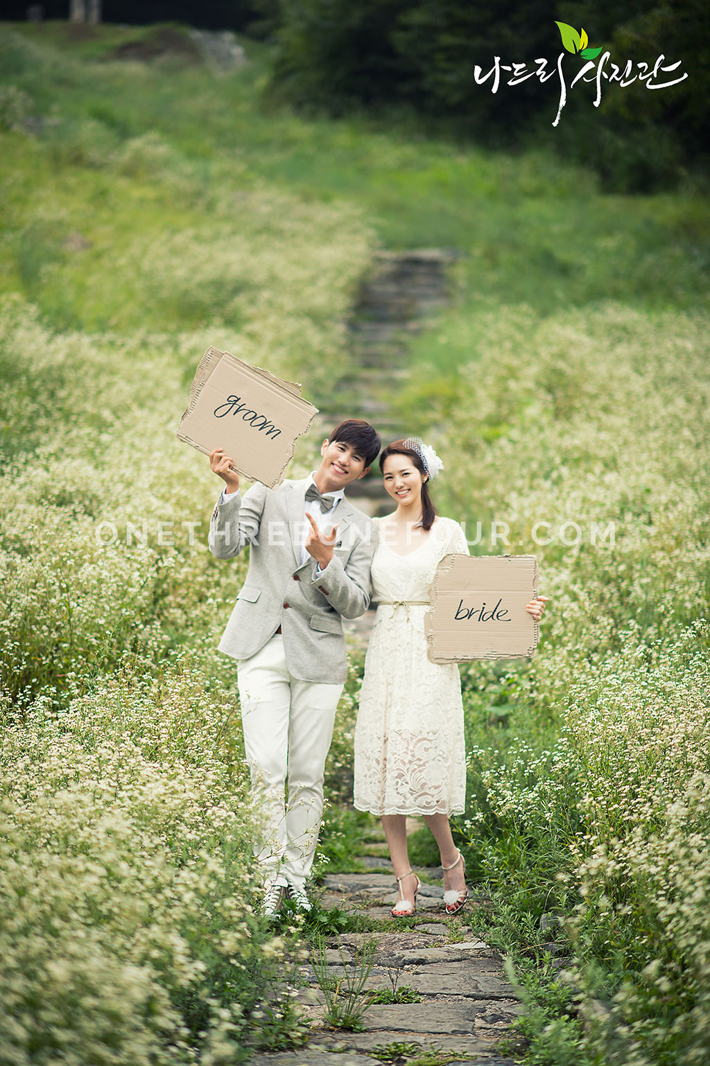 Korean Studio Pre-Wedding Photography: Green Fields by Nadri Studio on OneThreeOneFour 6