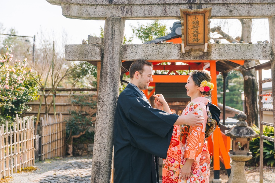 Kyoto Kimono Prewedding Photoshoot Higashiyama District Japan by Shu Hao on OneThreeOneFour 24