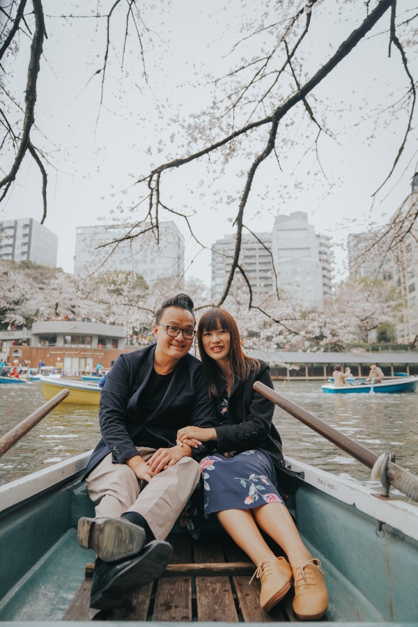 S&X: Tokyo Cherry Blossoms Engagement Photoshoot on a Boat Ride at Chidori-ga-fuchi Moat by Ghita on OneThreeOneFour 1
