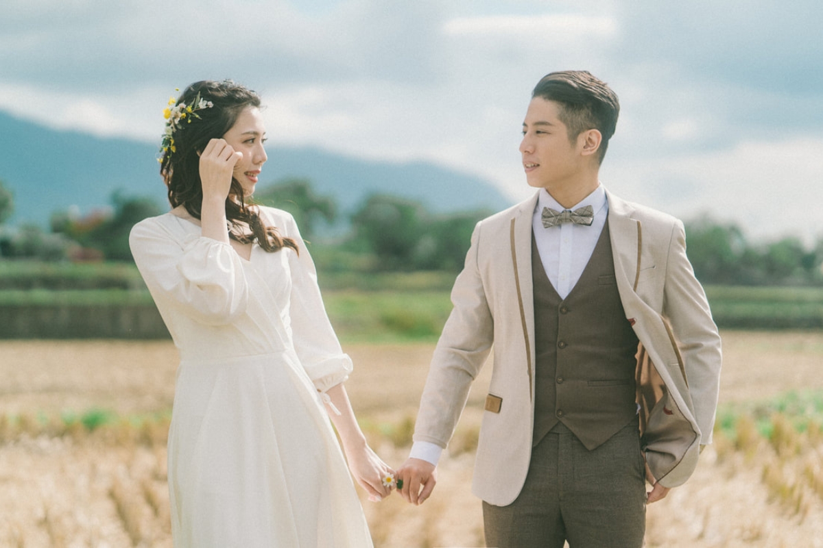 Taiwan Pre-Wedding Photoshoot Countryside Field Beach  by  on OneThreeOneFour 6