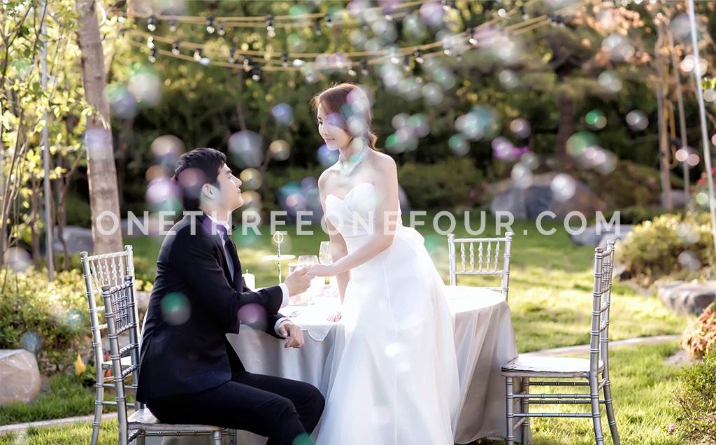 Korean Wedding Photos: Garden & Cafe by SUM Studio on OneThreeOneFour 12
