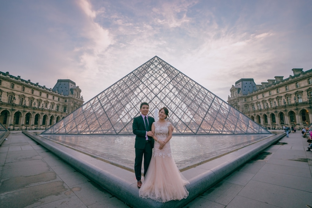 Paris Pre-wedding Photos At Chateau de Sceaux, Eiffel Tower, Louvre Night Shoot by Son on OneThreeOneFour 40