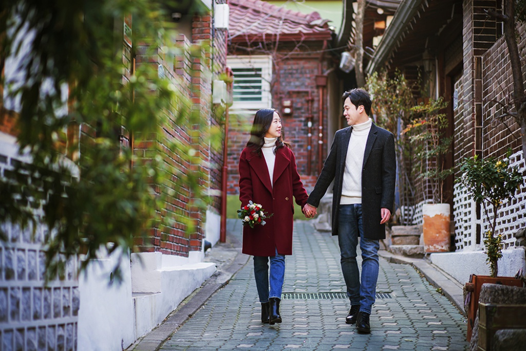 Korea Casual Couple Photoshoot At Samcheongdong  by Junghoon  on OneThreeOneFour 10
