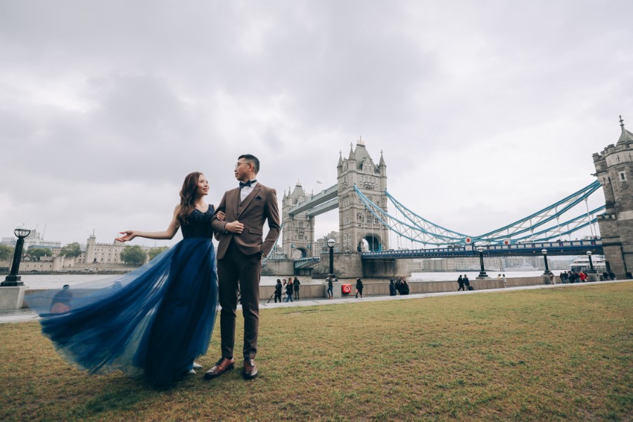 L&A: Whimsical Pre-wedding in London by Dom on OneThreeOneFour 26