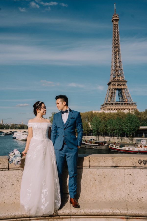 Paris Eiffel Tower and the Louvre Prewedding Photoshoot in France by Vin on OneThreeOneFour 22