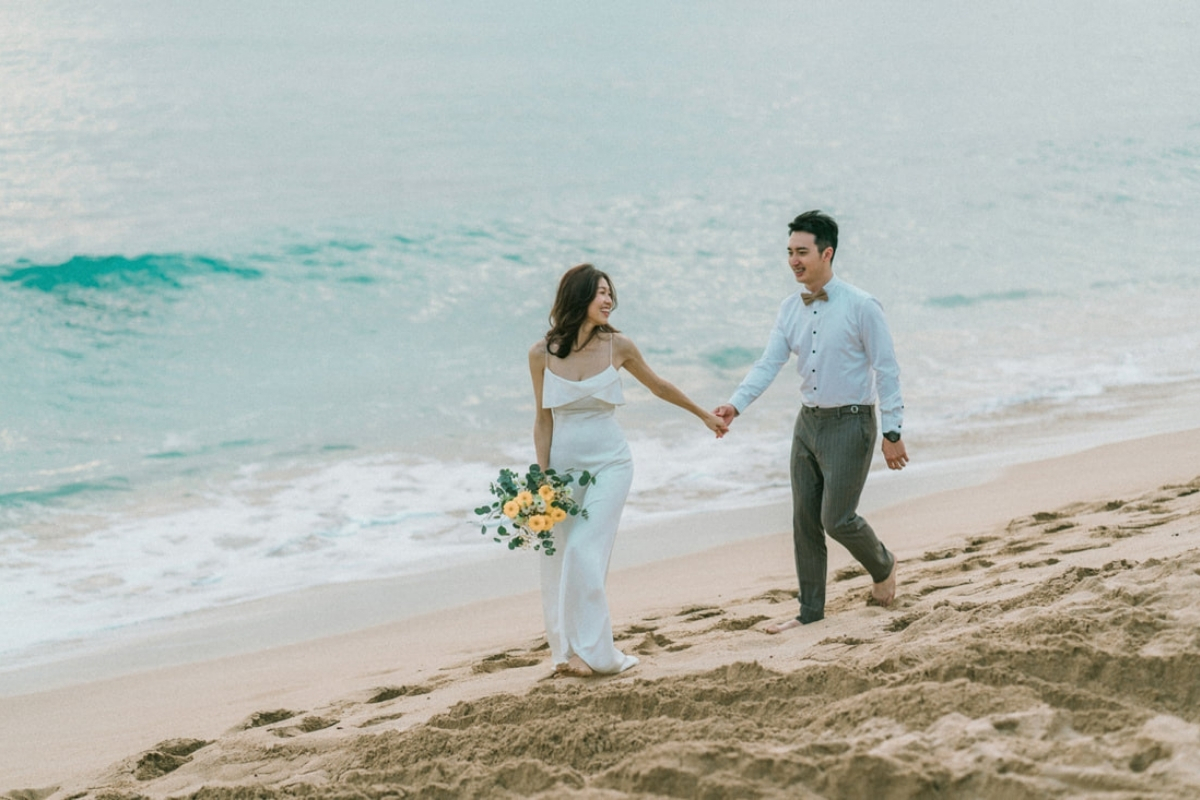 Taiwan Pre-Wedding Photoshoot Cafe Pier Lighthouse Countryside Street Beach by  on OneThreeOneFour 41