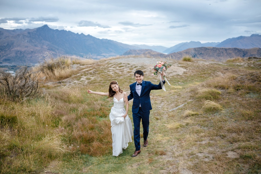 J&W: New Zealand Pre-wedding Photoshoot on Panoramic Hilltop by Fei on OneThreeOneFour 18