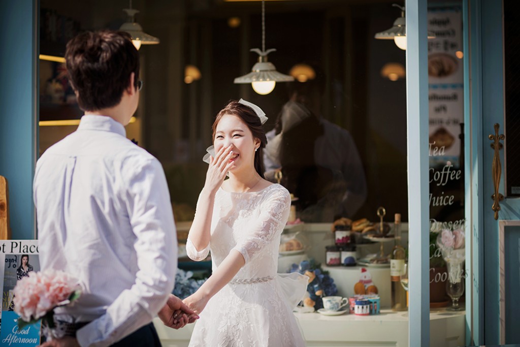 Korea Cherry Blossom Pre-Wedding Photoshoot At Seonyundo Park by Junghoon on OneThreeOneFour 20