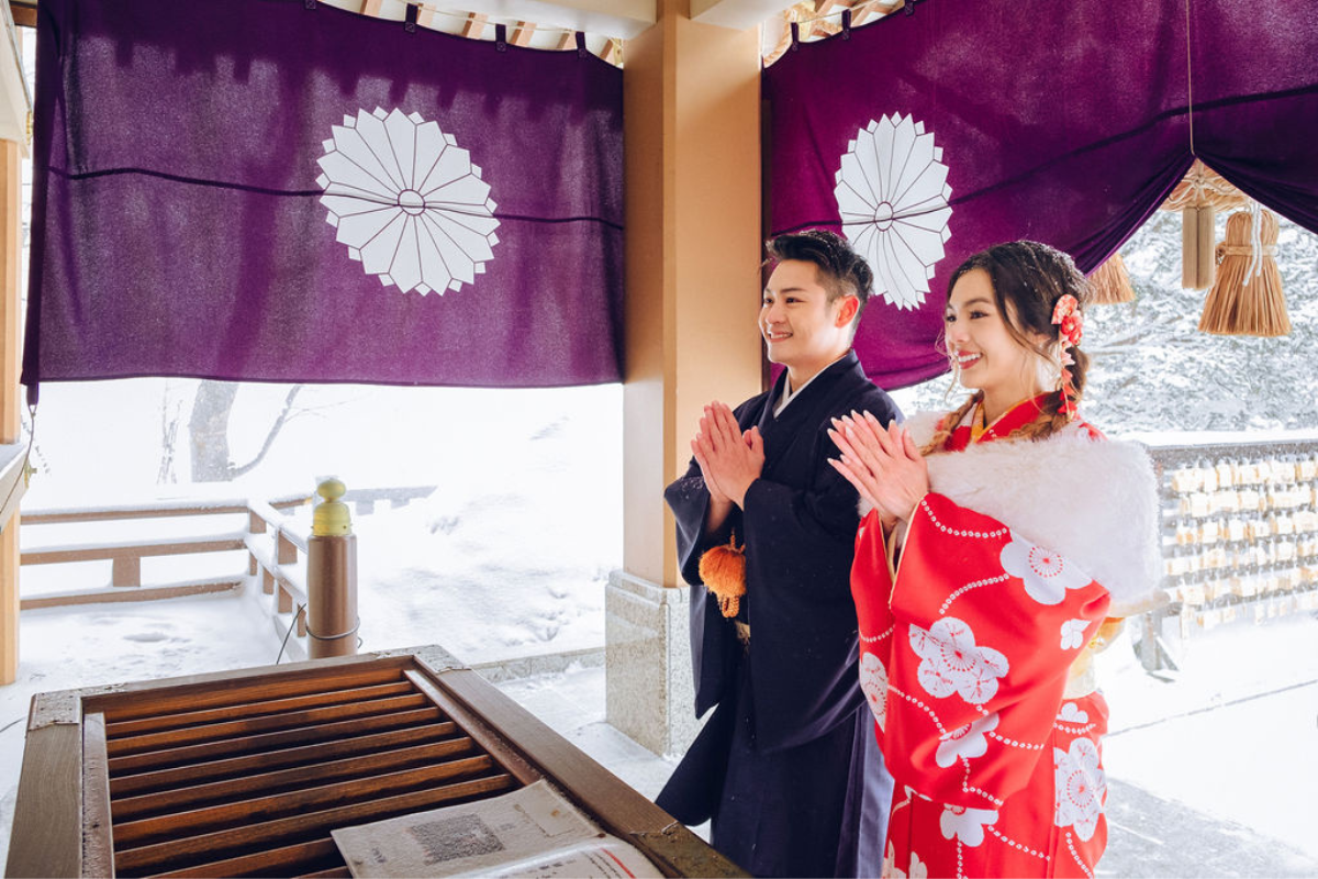 Hokkaido Street Style Kimono Prewedding Photoshoot At Shopping Street And Iyahiko shrine In Winter by Kuma on OneThreeOneFour 27