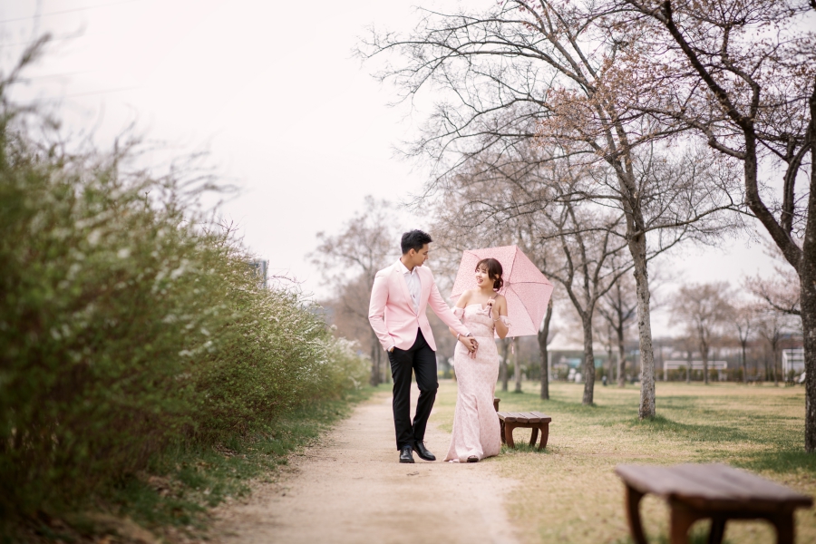 Korea Pre-Wedding Photoshoot At Seonyudo Park and Yeonnam-Dong  by Junghoon on OneThreeOneFour 10
