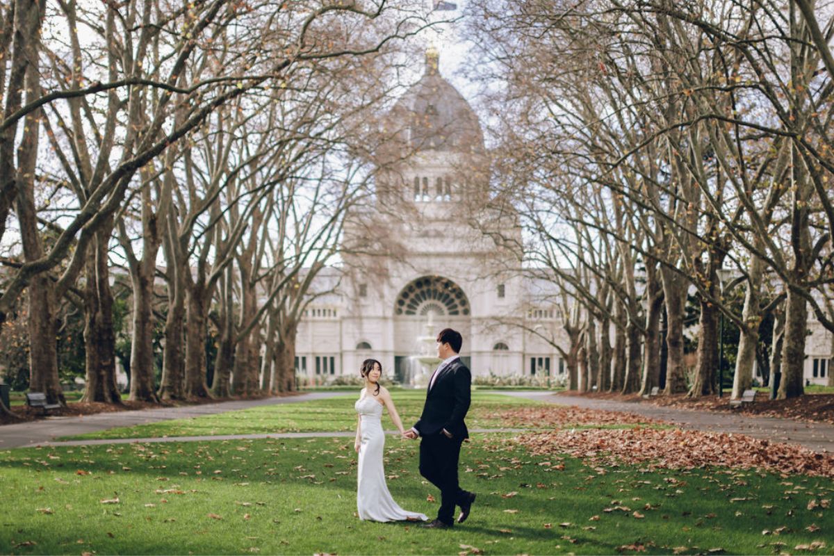 Melbourne Pre-wedding Photoshoot At St. Patrick's Cathedral, Carlton Gardens and Fitzroy Gardens In Autumn by Freddie on OneThreeOneFour 16