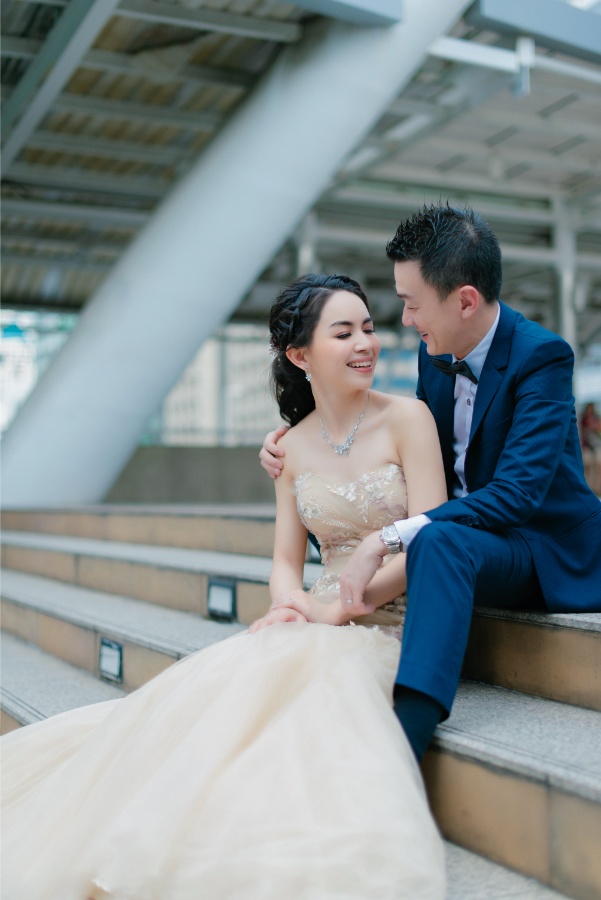 Bangkok Chong Nonsi and Chinatown Prewedding Photoshoot in Thailand by Sahrit on OneThreeOneFour 23