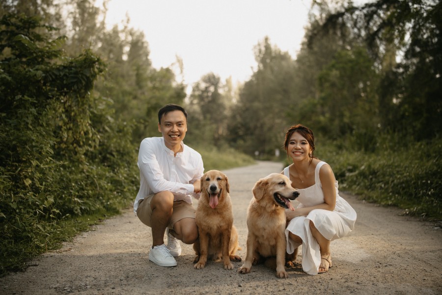 E & M Singapore - Singapore Outdoor Pre-Wedding Lower Pierce Reservoir with Adorable Pets Dogs by Chan on OneThreeOneFour 12