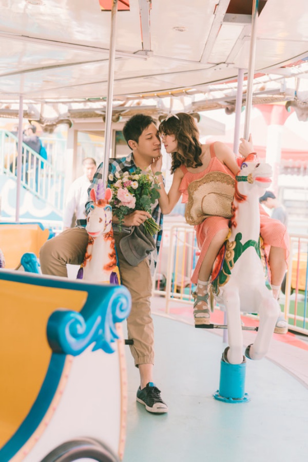 Taiwan Casual Couple Photoshoot At The Theme Park  by Star on OneThreeOneFour 13