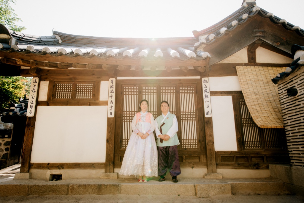 Traditional Hanbok Couple Photoshoot at Namsangol Hanok Village  by Jungyeol on OneThreeOneFour 7