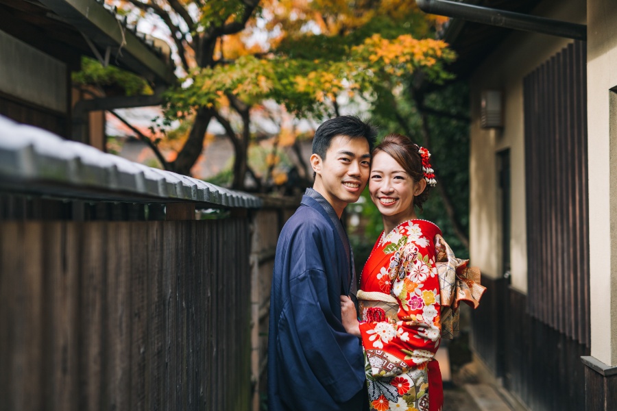 Japan Kyoto Autumn Higashiyama Kimono Prewedding Photoshoot by Shu Hao on OneThreeOneFour 31